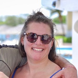 Meet your Posher, Caroline r